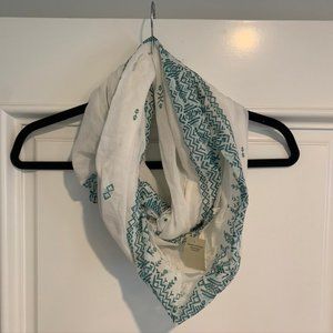 NWT American Eagle Outfitters Infinity Scarf